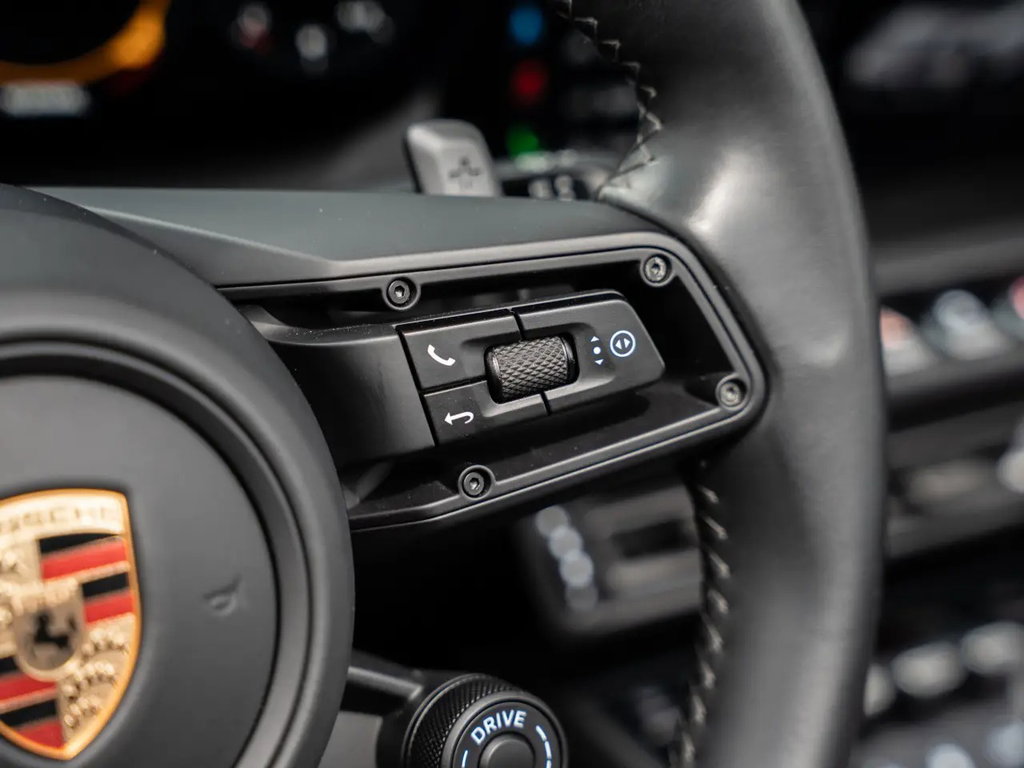 Porsche 992 Carrera 4 GTS