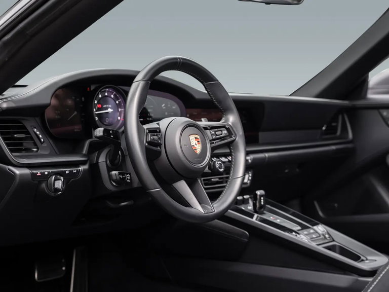 Porsche 992 Carrera 4 GTS