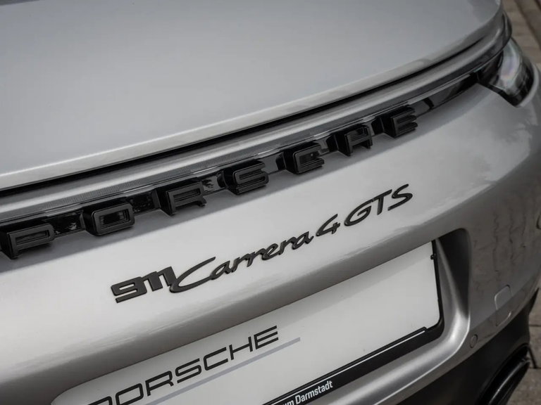 Porsche 992 Carrera 4 GTS