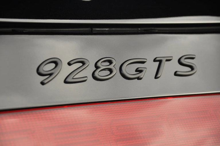 Porsche 928 GTS