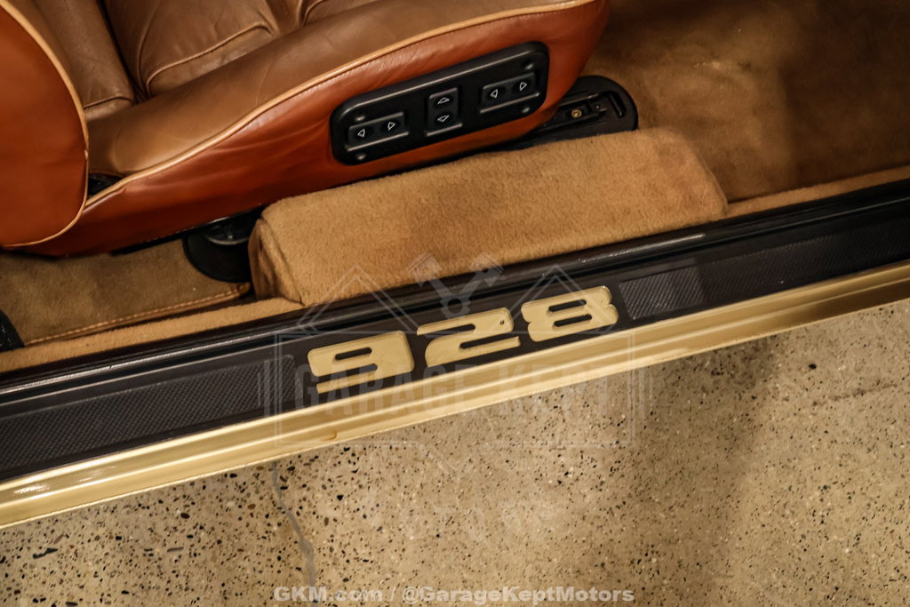 Porsche 928