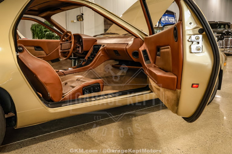 Porsche 928