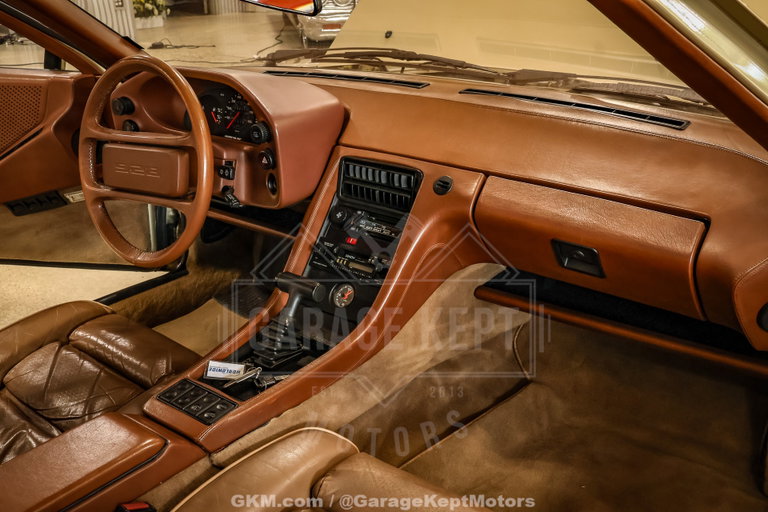 Porsche 928