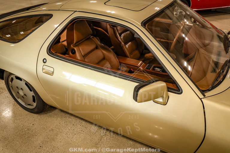Porsche 928