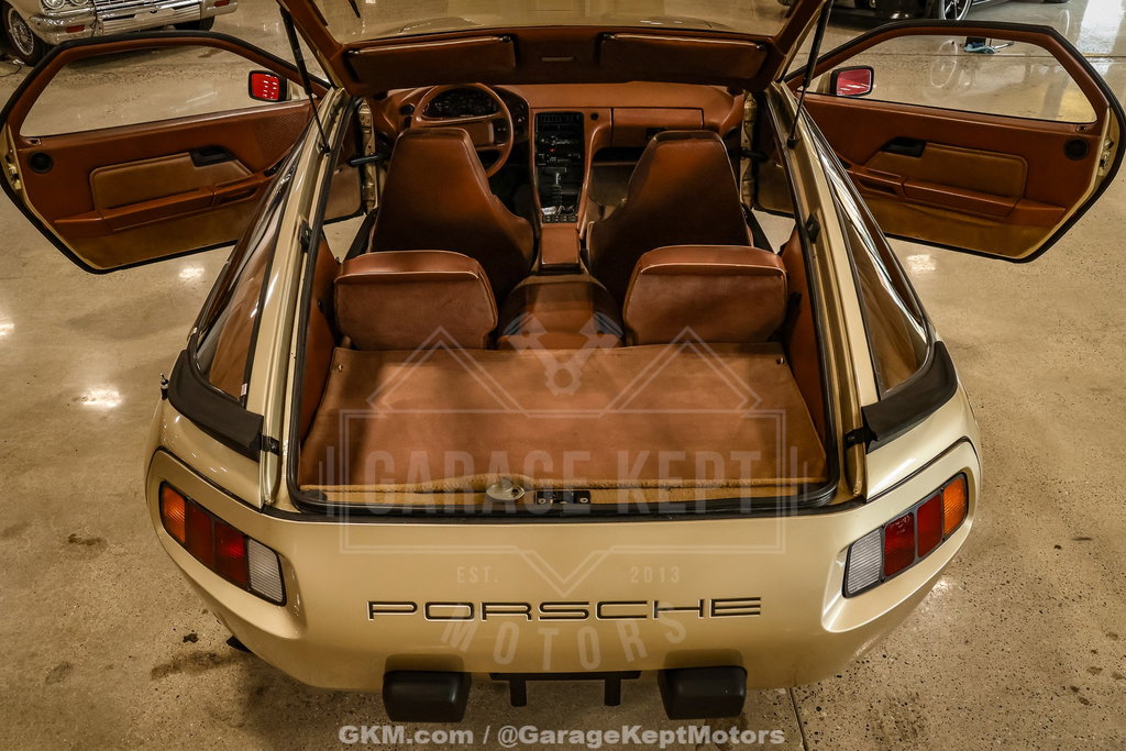Porsche 928