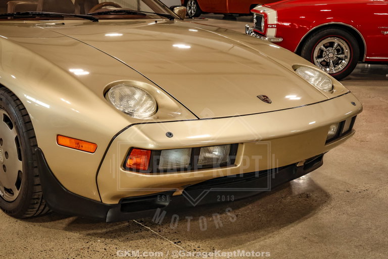 Porsche 928