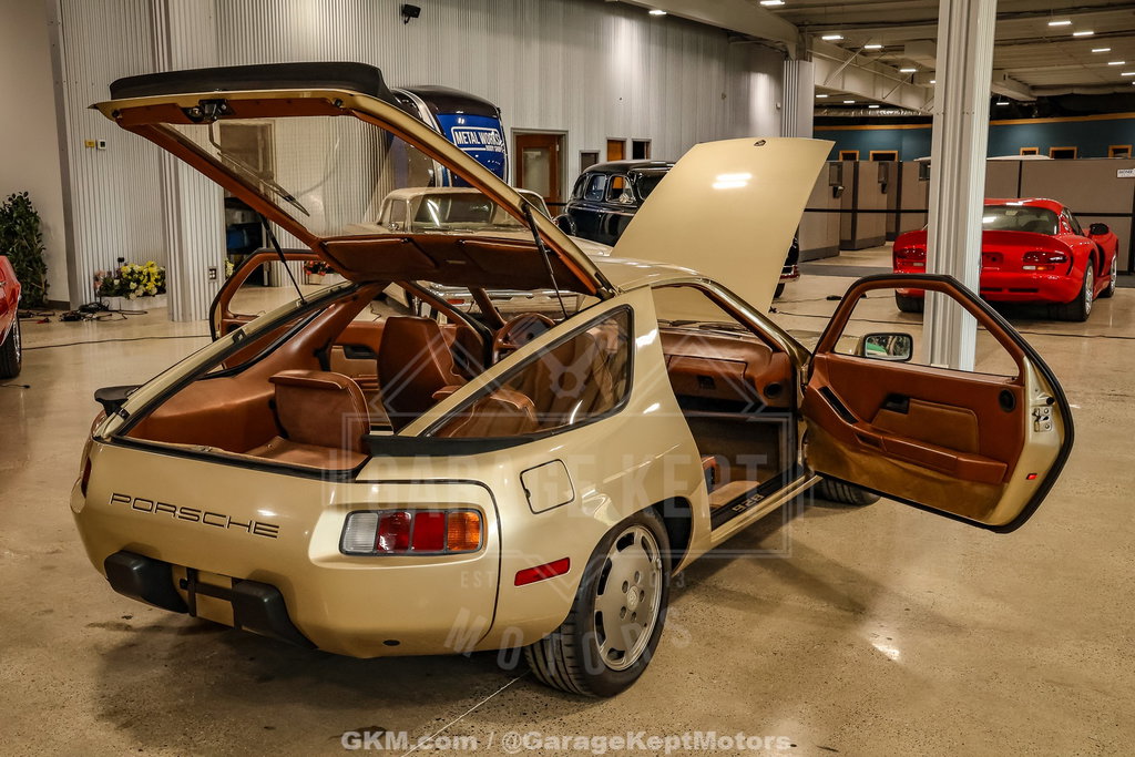 Porsche 928
