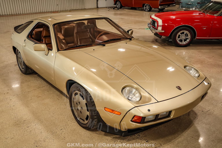 Porsche 928