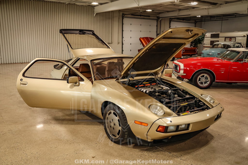 Porsche 928