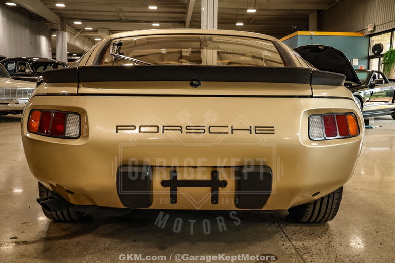 Porsche 928