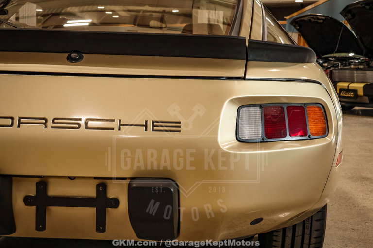 Porsche 928