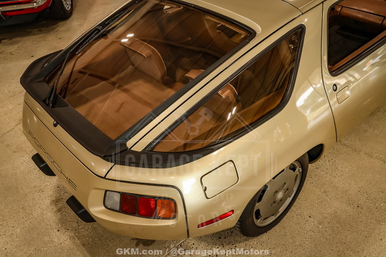 Porsche 928