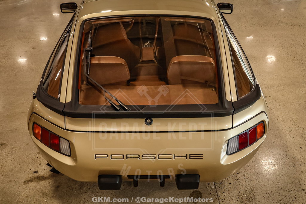 Porsche 928