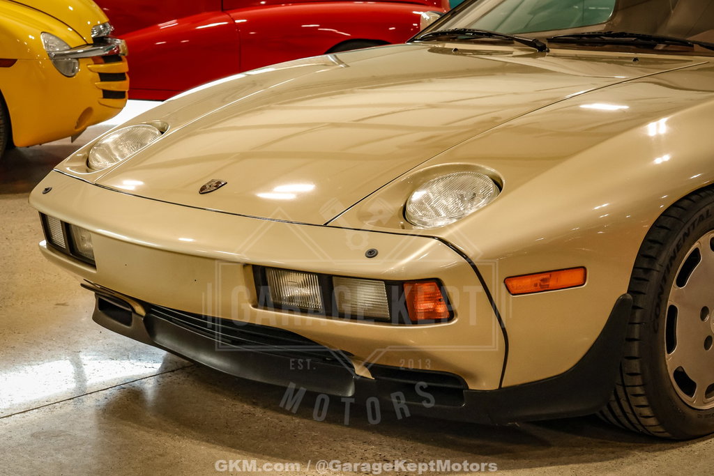 Porsche 928