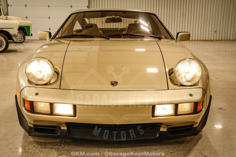 Porsche 928