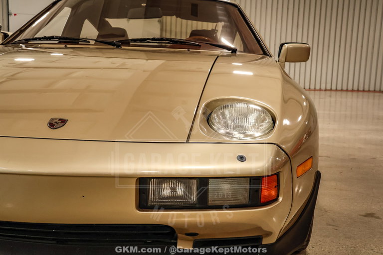 Porsche 928