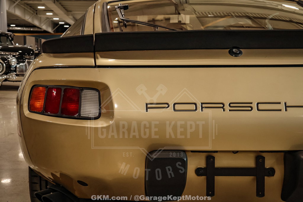 Porsche 928