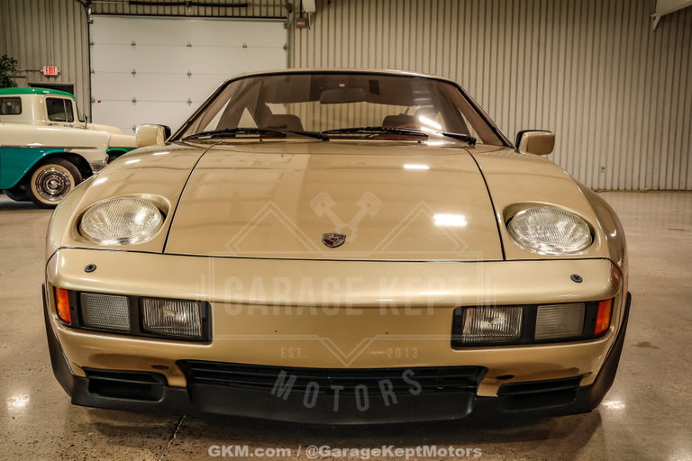 Porsche 928