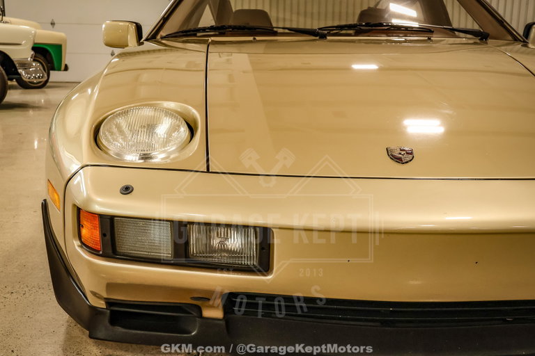 Porsche 928