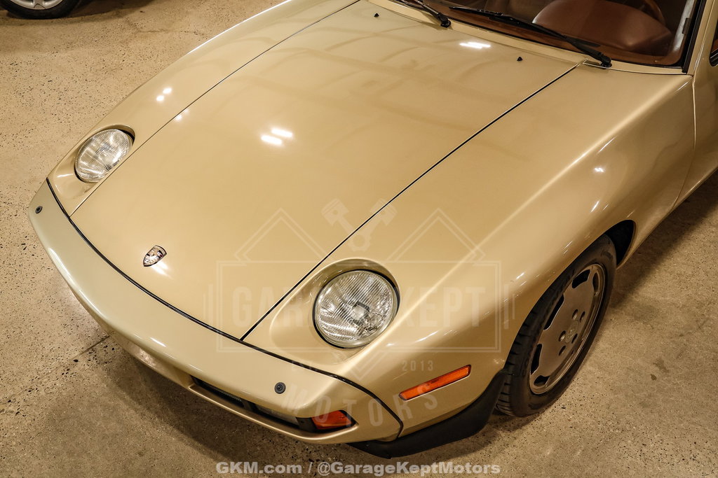 Porsche 928
