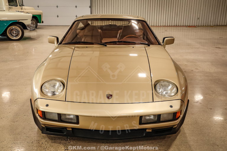 Porsche 928