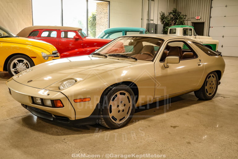 Porsche 928