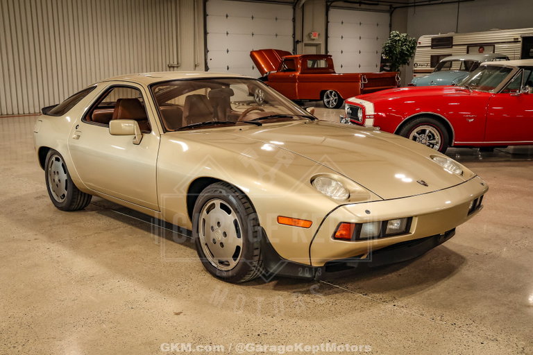 Porsche 928