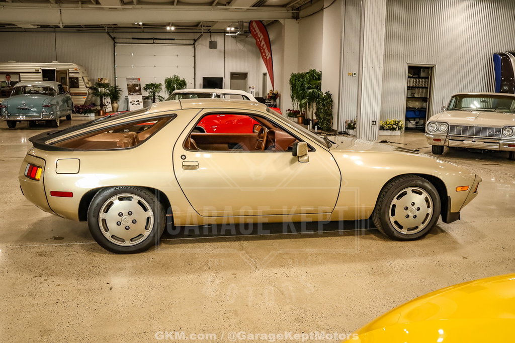 Porsche 928