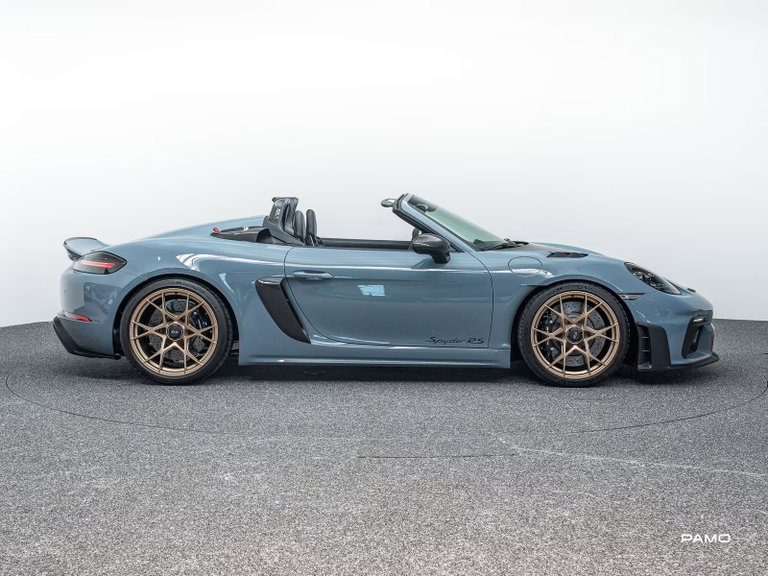 Porsche 718 Spyder RS