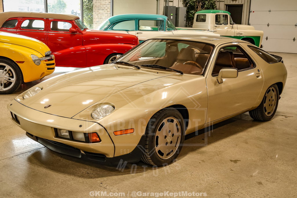 Porsche 928