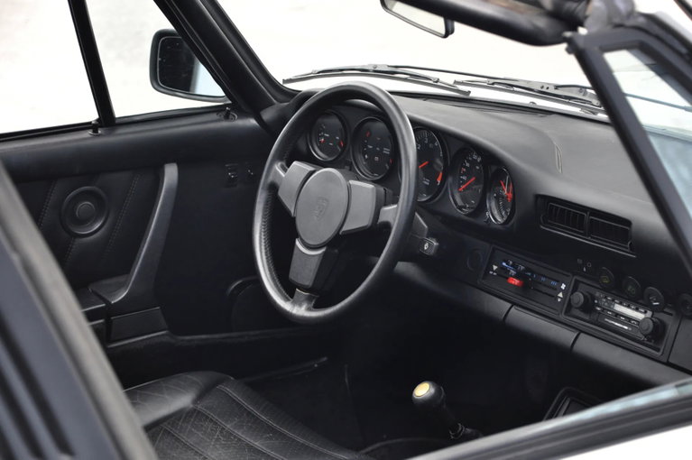 Porsche 911 Carrera 3.2