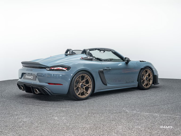 Porsche 718 Spyder RS