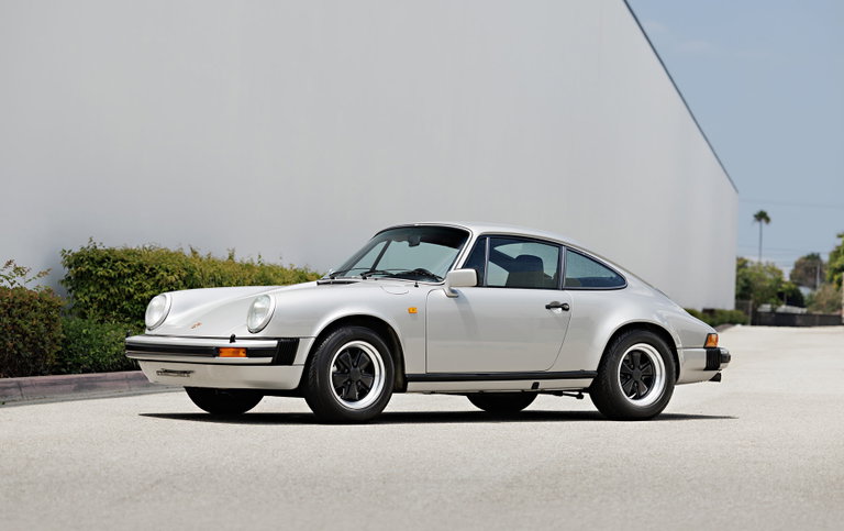 Porsche 911 Carrera 3.0