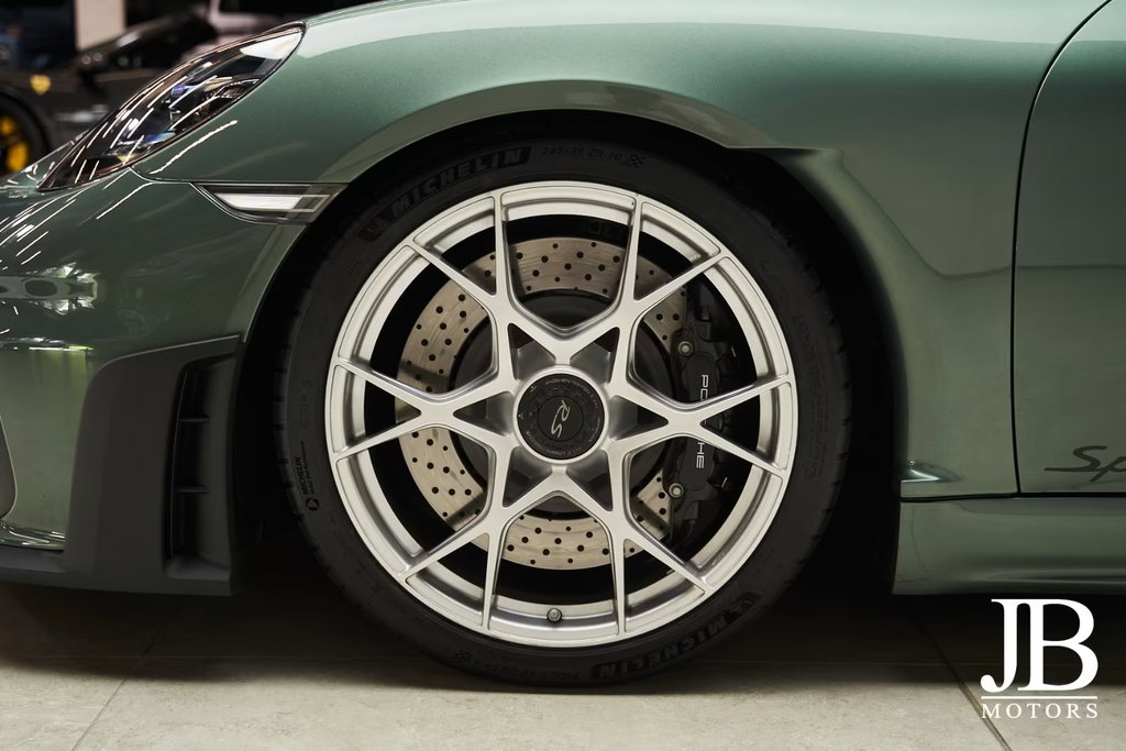 Porsche 718 Spyder RS