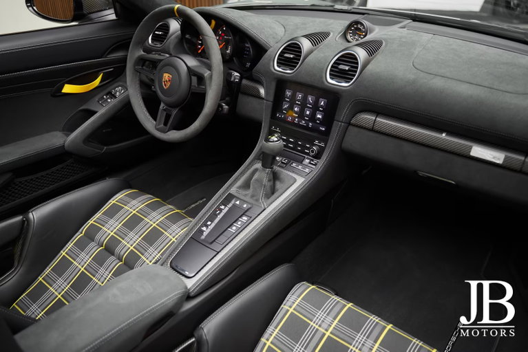 Porsche 718 Spyder RS