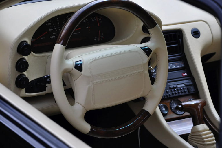 Porsche 928 GTS