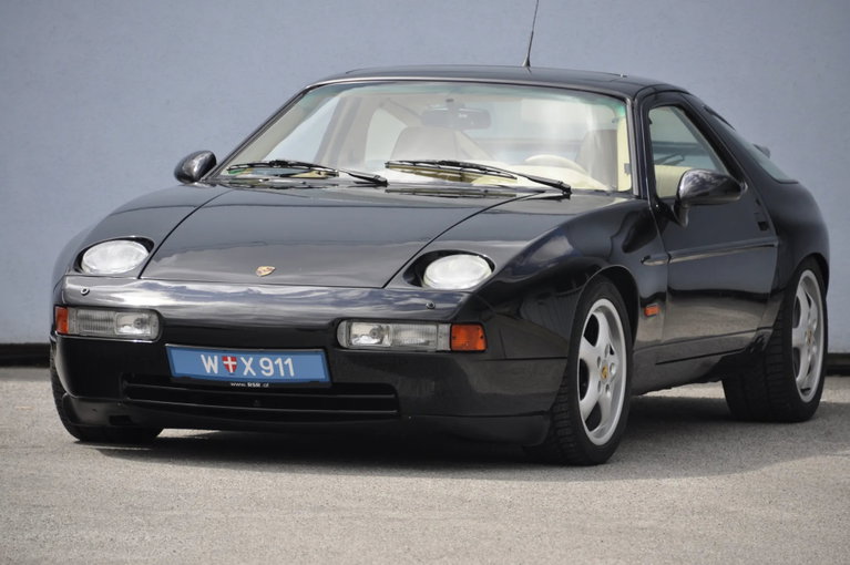 Porsche 928 GTS