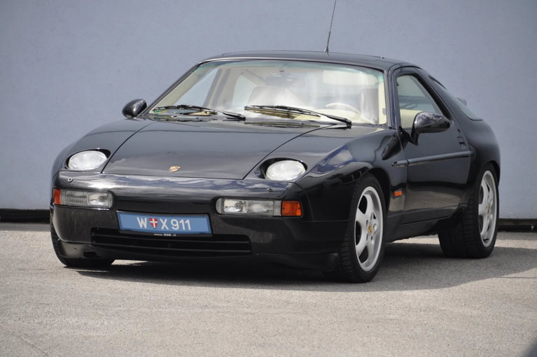 Porsche 928 GTS