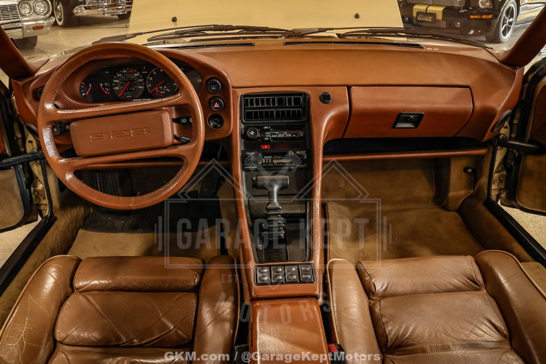 Porsche 928