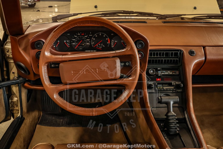 Porsche 928