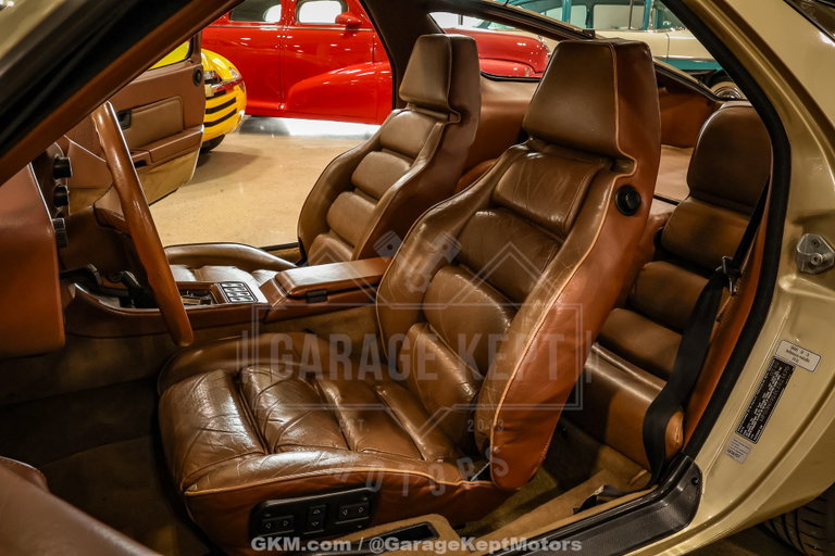 Porsche 928