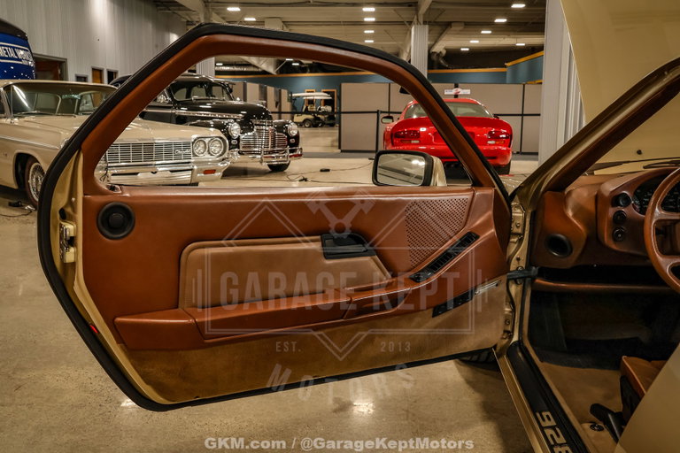 Porsche 928
