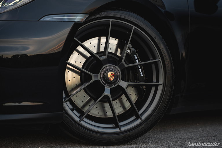 Porsche 992.2 Carrera GTS