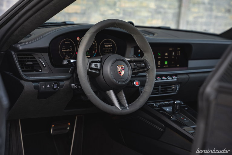Porsche 992.2 Carrera GTS
