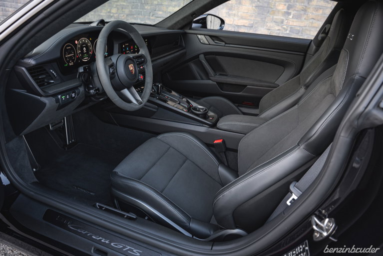 Porsche 992.2 Carrera GTS
