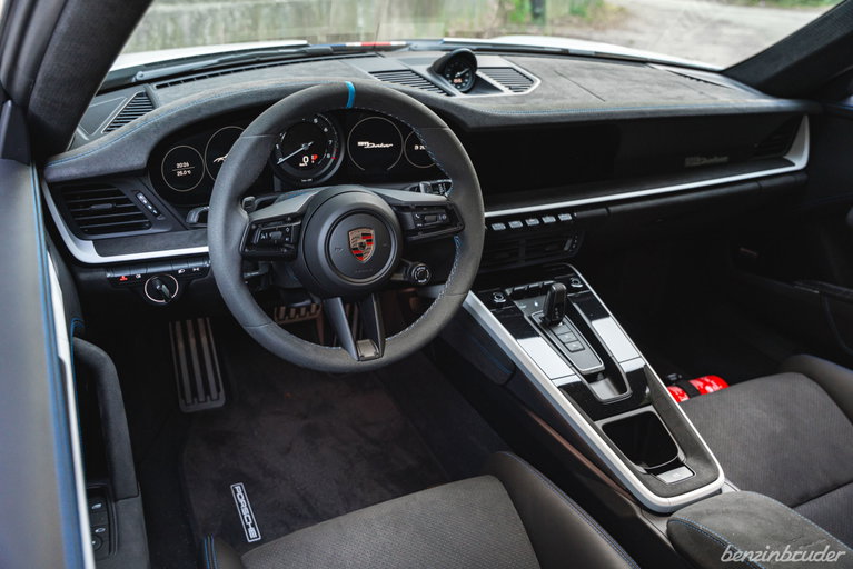 Porsche 911 Dakar