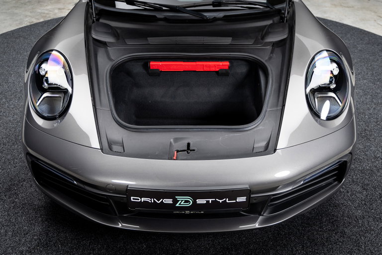 Porsche 992 Carrera