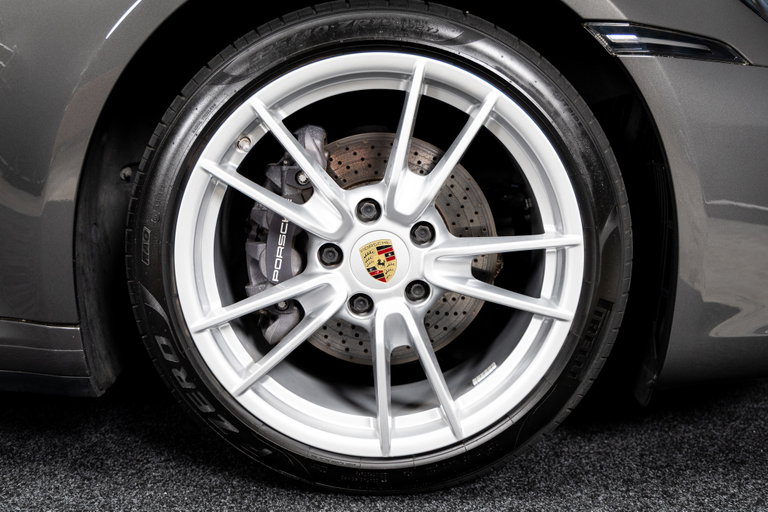 Porsche 992 Carrera