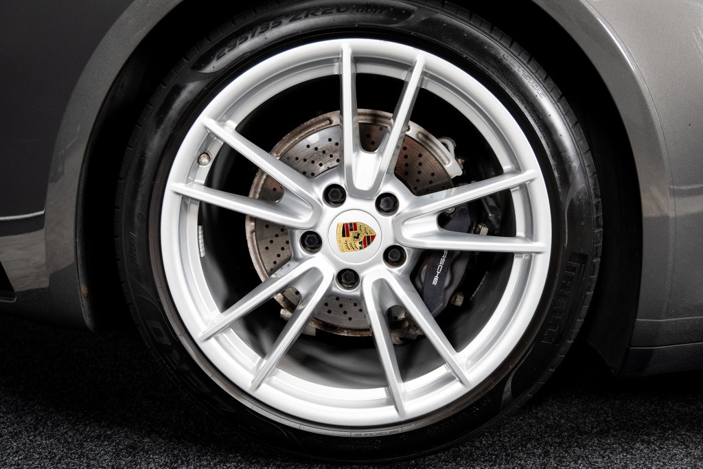 Porsche 992 Carrera