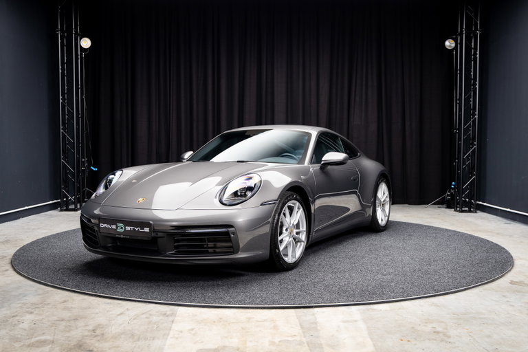Porsche 992 Carrera